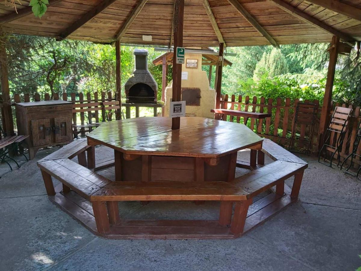 Bungalow Camping Edelweiss - Floare De Colt - Gyopar Rimetea Exterior photo